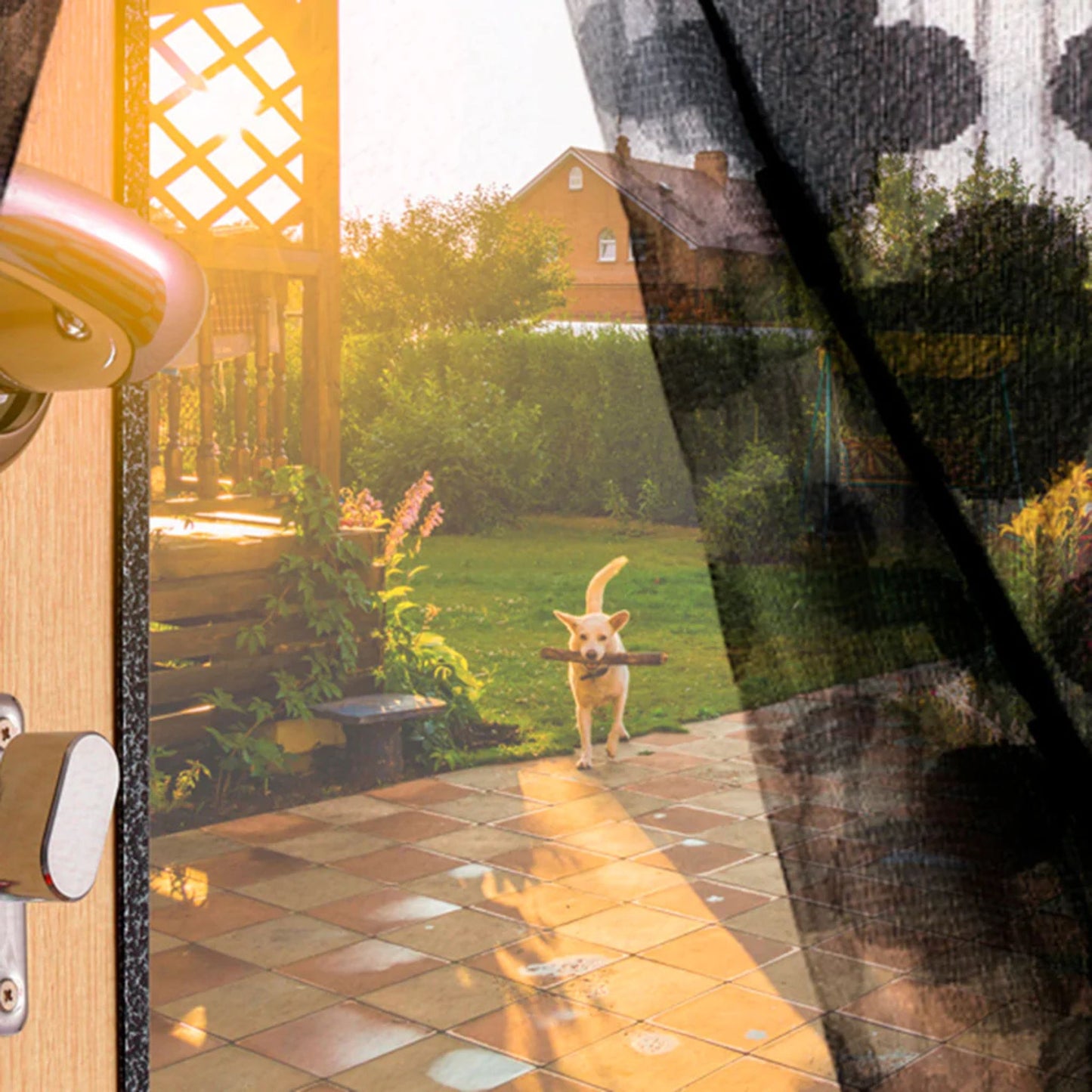 HANDS FREE MESH DOOR